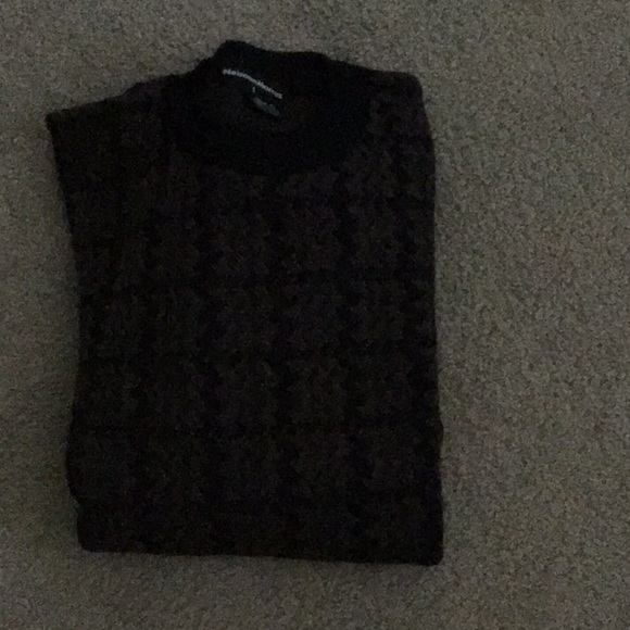 Sweater - Picture 1 of 2